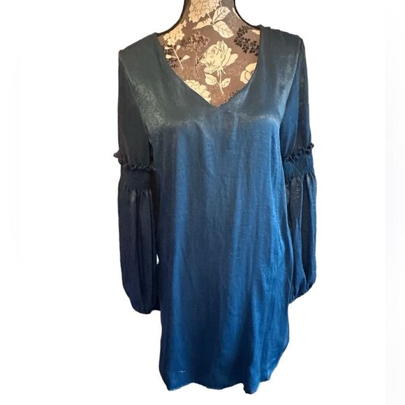Everly Dresses & Skirts - Everly Shiny Shift dress with ruffle sleeves in Teal - Size M